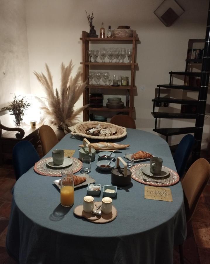 Bed and Breakfast Chez Les Filles Dions Exterior foto